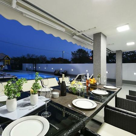Villa Mare - With Heated Pool ซาดาร์ ภายนอก รูปภาพ