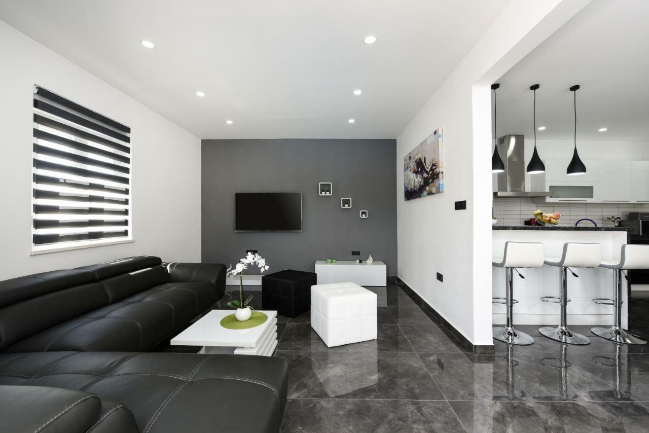 Villa Mare - With Heated Pool ซาดาร์ ภายนอก รูปภาพ