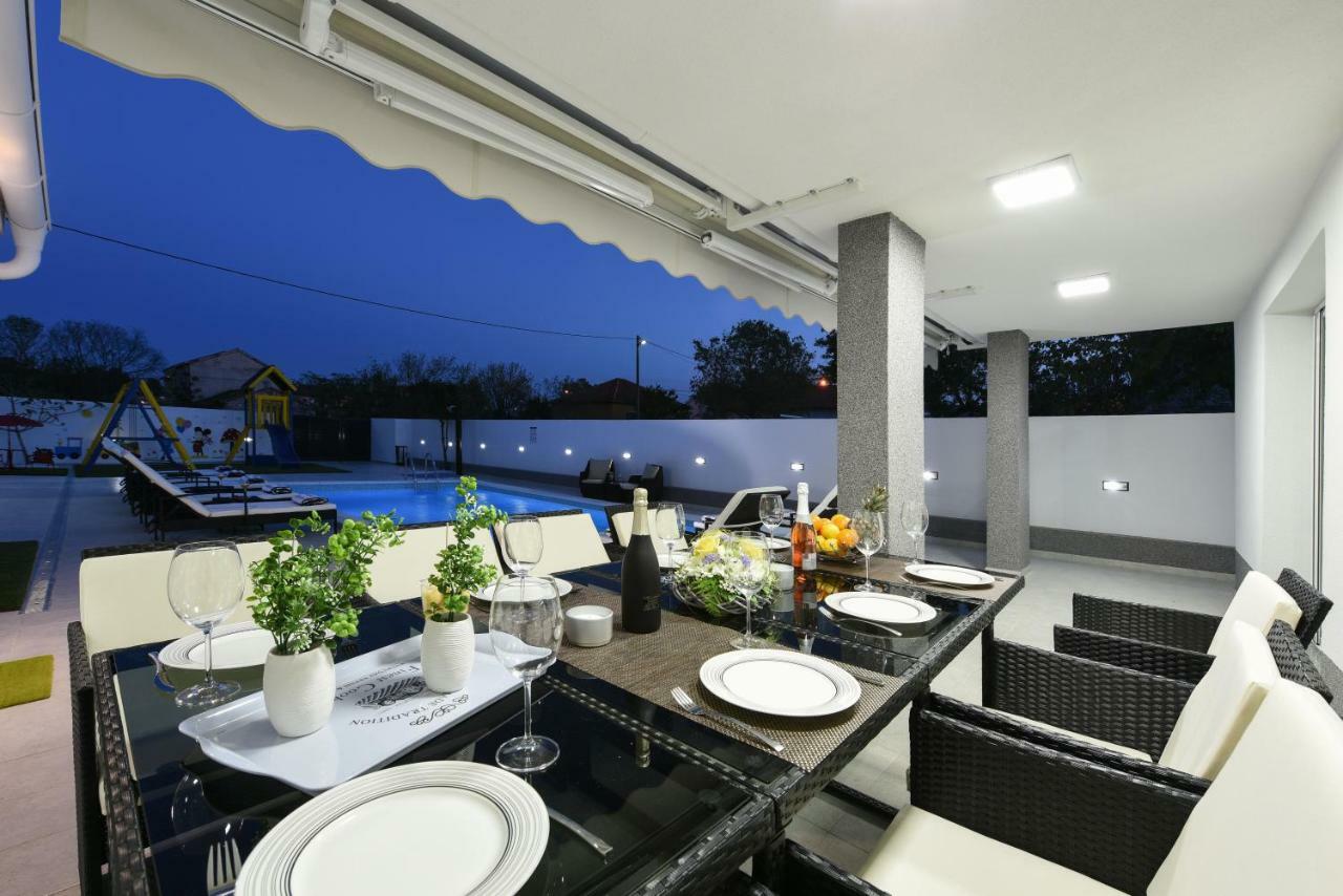 Villa Mare - With Heated Pool ซาดาร์ ภายนอก รูปภาพ