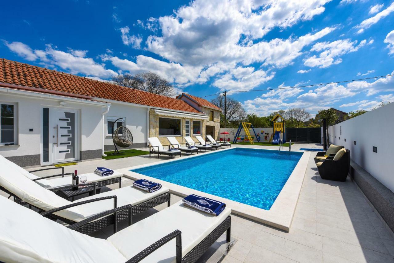 Villa Mare - With Heated Pool ซาดาร์ ภายนอก รูปภาพ