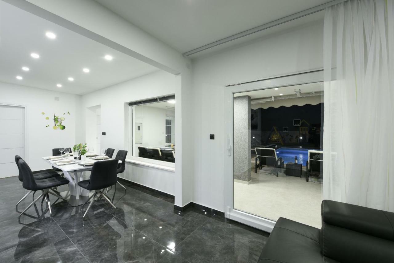 Villa Mare - With Heated Pool ซาดาร์ ภายนอก รูปภาพ