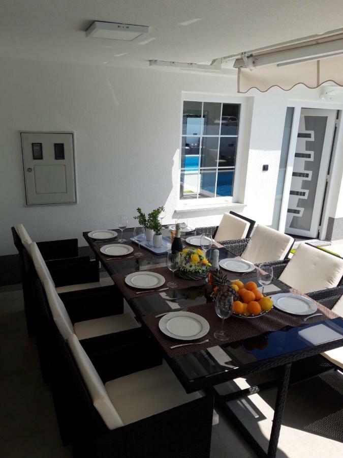 Villa Mare - With Heated Pool ซาดาร์ ภายนอก รูปภาพ