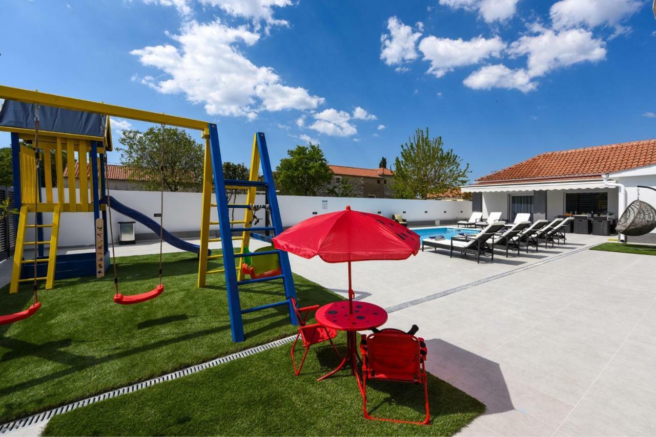 Villa Mare - With Heated Pool ซาดาร์ ภายนอก รูปภาพ