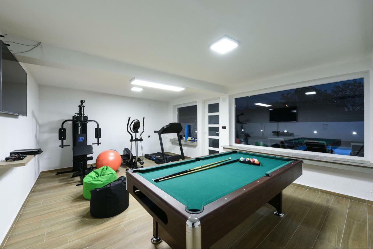 Villa Mare - With Heated Pool ซาดาร์ ภายนอก รูปภาพ